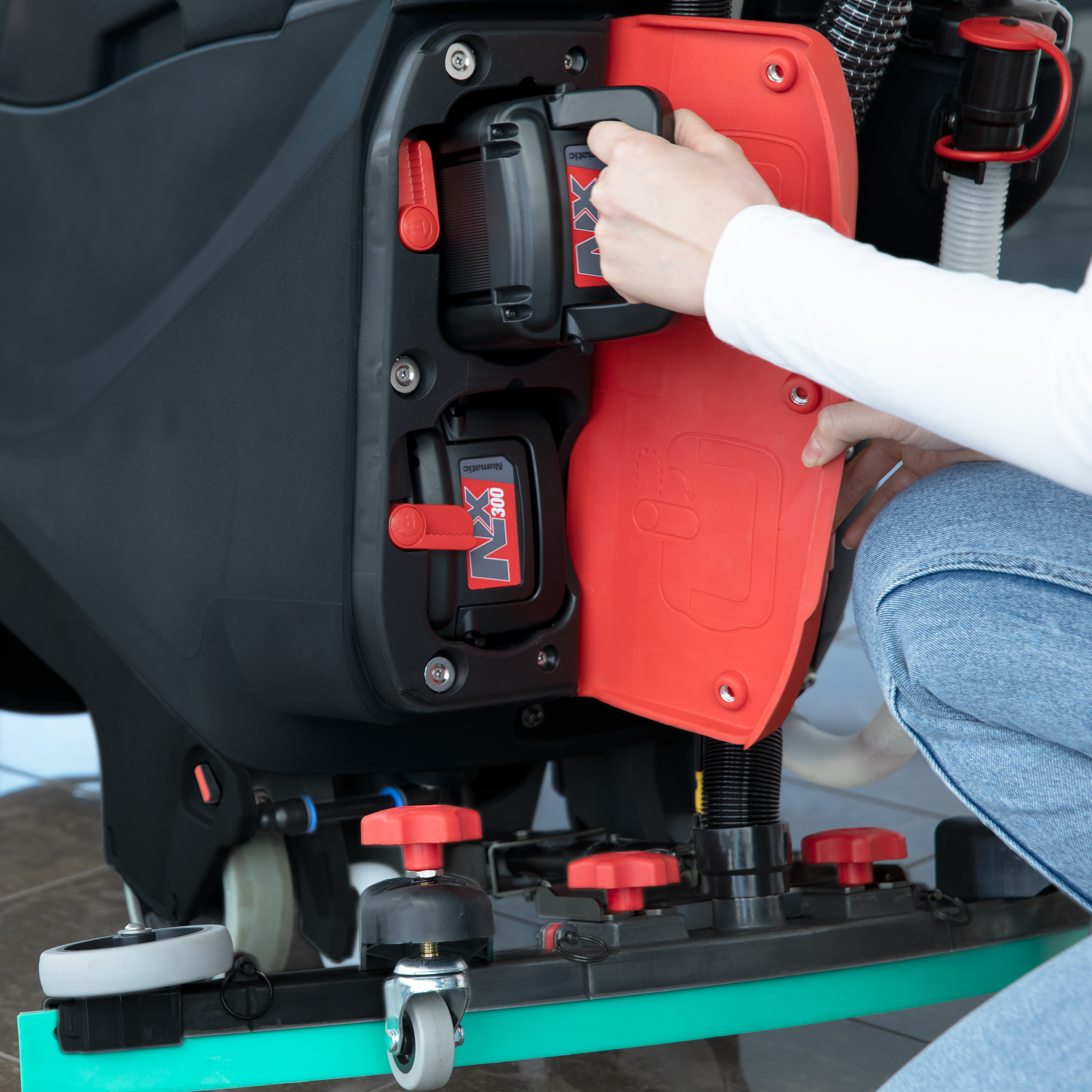 Lavadora a Bateria - NUMATIC TTB3045NX-R