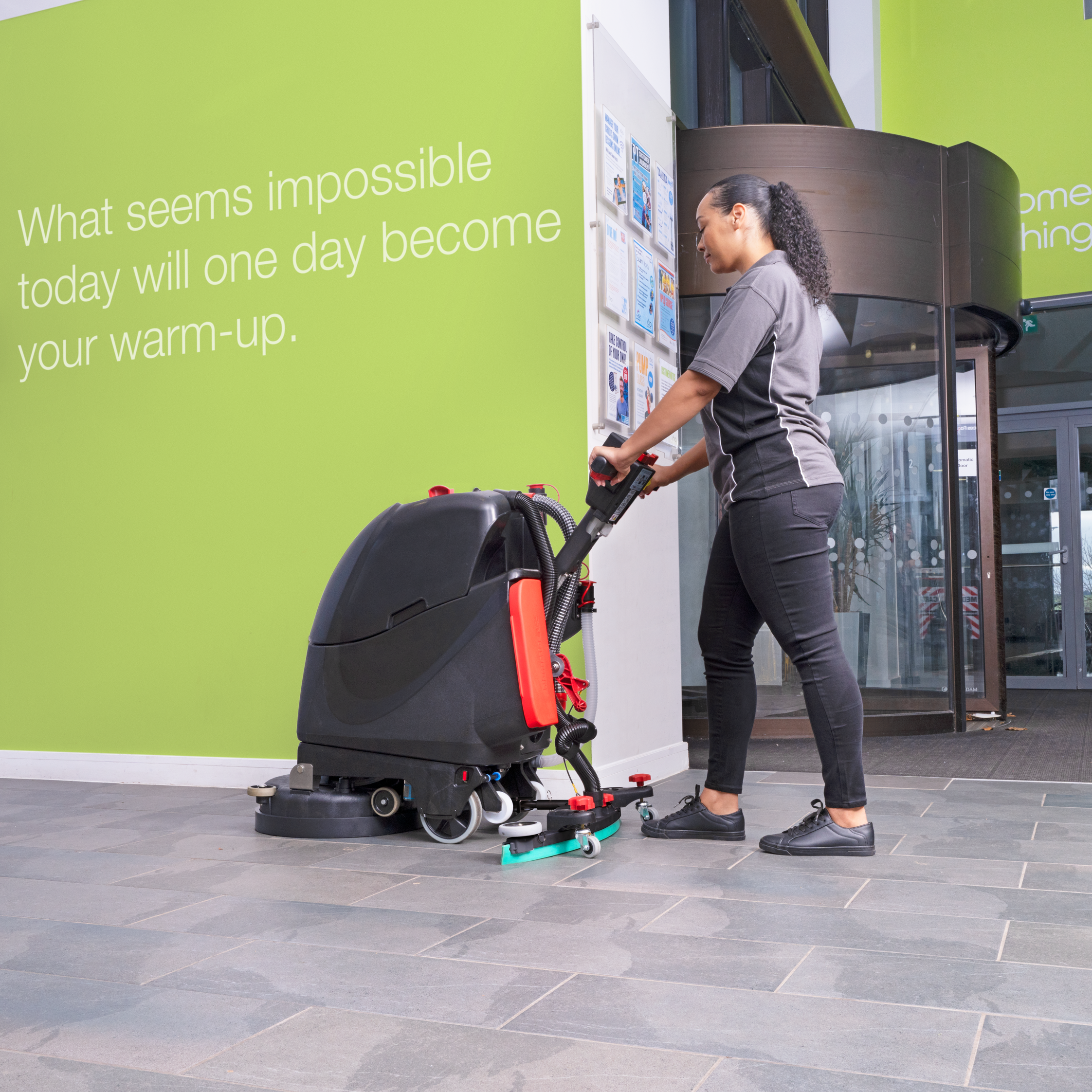 Lavadora a Bateria - NUMATIC TTB3045NX-R